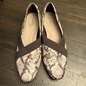Clarks Taupe snake shoes